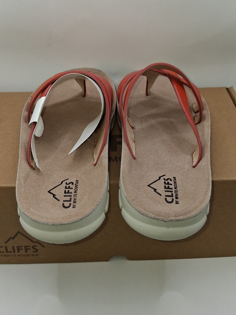 The White Mountain Bertina sandals in spice color, size 8, are a stylish slip-on - Picture 5 of 10